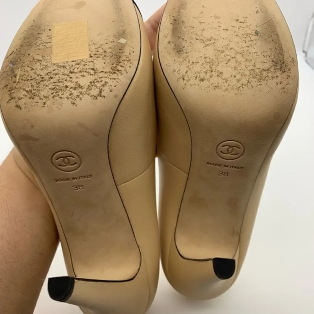 ✨ 3x HOST PICK🍸✨ Chanel Beige & Black Captoe Pumps_ AUTHENTIC✨